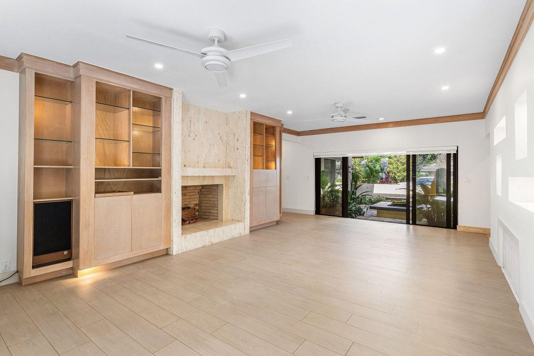 На продажу: $3,700,000 (4 спален, 5 ванн, 5011 Квадратных фут)