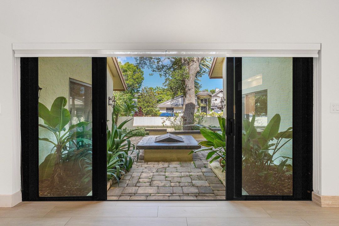 На продажу: $3,700,000 (4 спален, 5 ванн, 5011 Квадратных фут)