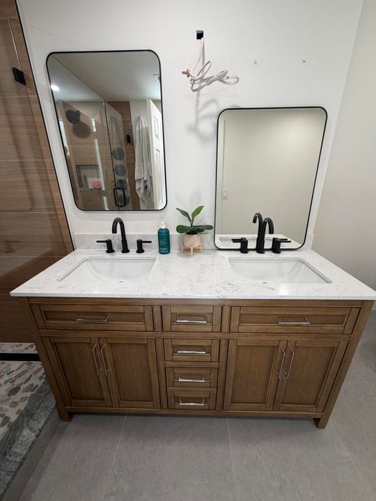 待售: $450,000 (2 贝兹, 2 浴室, 1236 平方英尺)