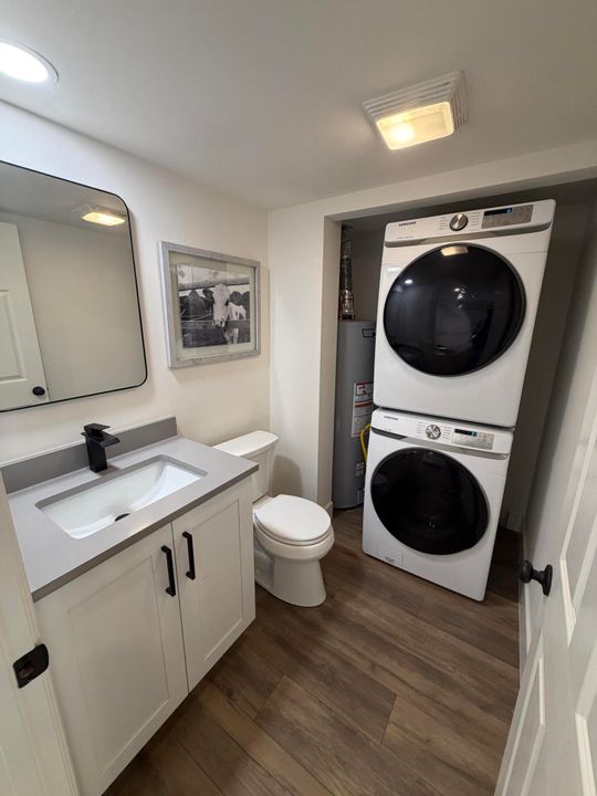 待售: $450,000 (2 贝兹, 2 浴室, 1236 平方英尺)