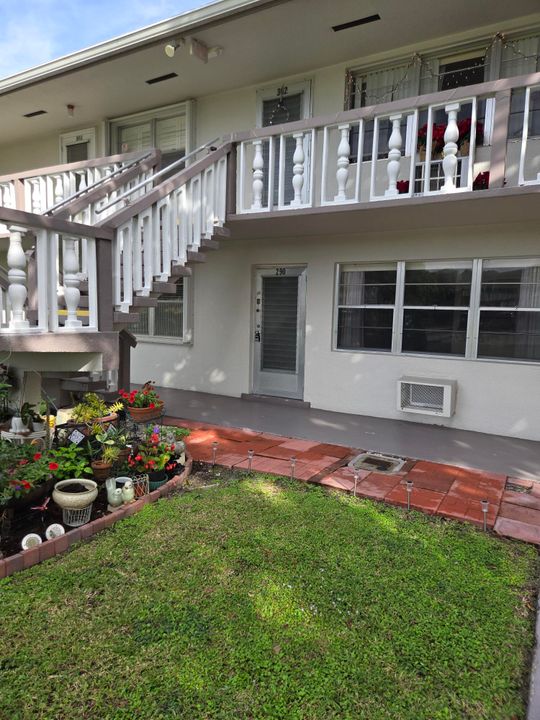 待售: $79,000 (1 贝兹, 1 浴室, 684 平方英尺)