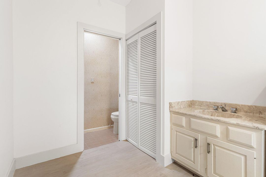 На продажу: $3,700,000 (4 спален, 5 ванн, 5011 Квадратных фут)