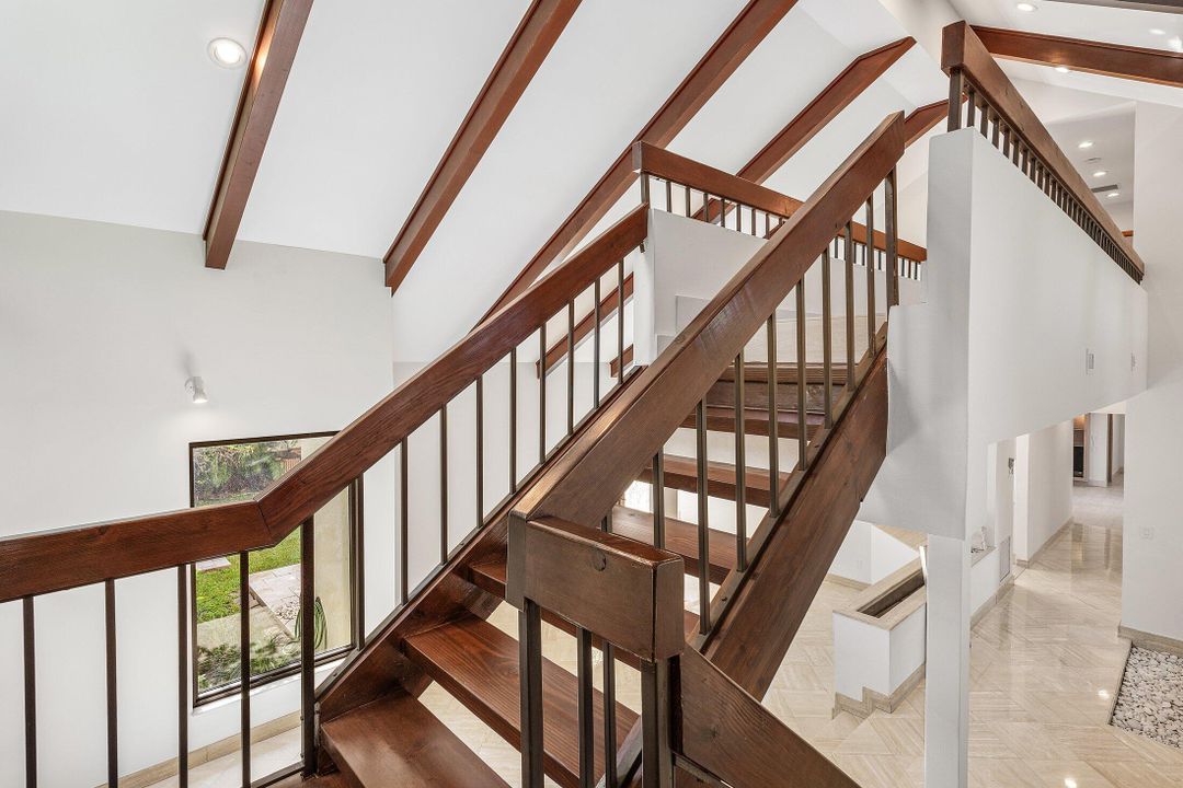 На продажу: $3,700,000 (4 спален, 5 ванн, 5011 Квадратных фут)