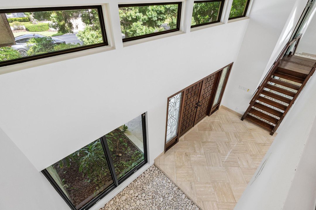 На продажу: $3,700,000 (4 спален, 5 ванн, 5011 Квадратных фут)