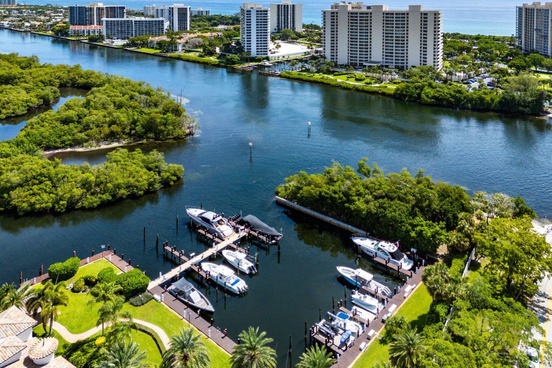 На продажу: $3,700,000 (4 спален, 5 ванн, 5011 Квадратных фут)