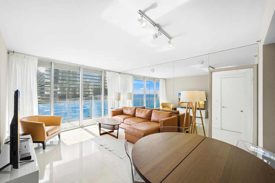 На продажу: $899,900 (2 спален, 2 ванн, 1255 Квадратных фут)