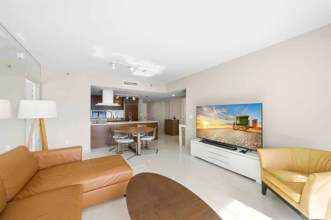 На продажу: $899,900 (2 спален, 2 ванн, 1255 Квадратных фут)