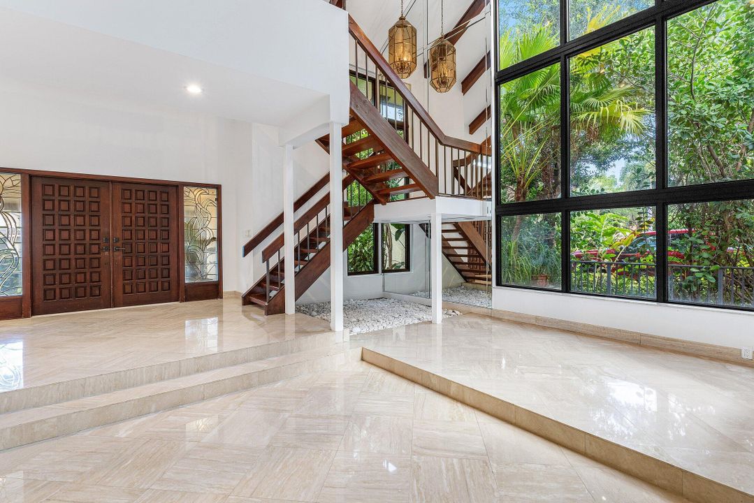 На продажу: $3,700,000 (4 спален, 5 ванн, 5011 Квадратных фут)