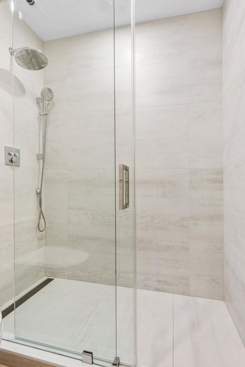 На продажу: $3,700,000 (4 спален, 5 ванн, 5011 Квадратных фут)