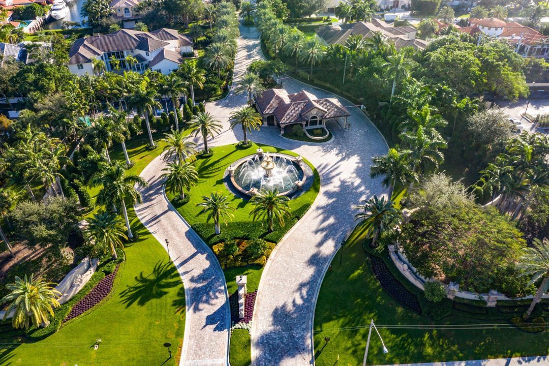 На продажу: $3,700,000 (4 спален, 5 ванн, 5011 Квадратных фут)