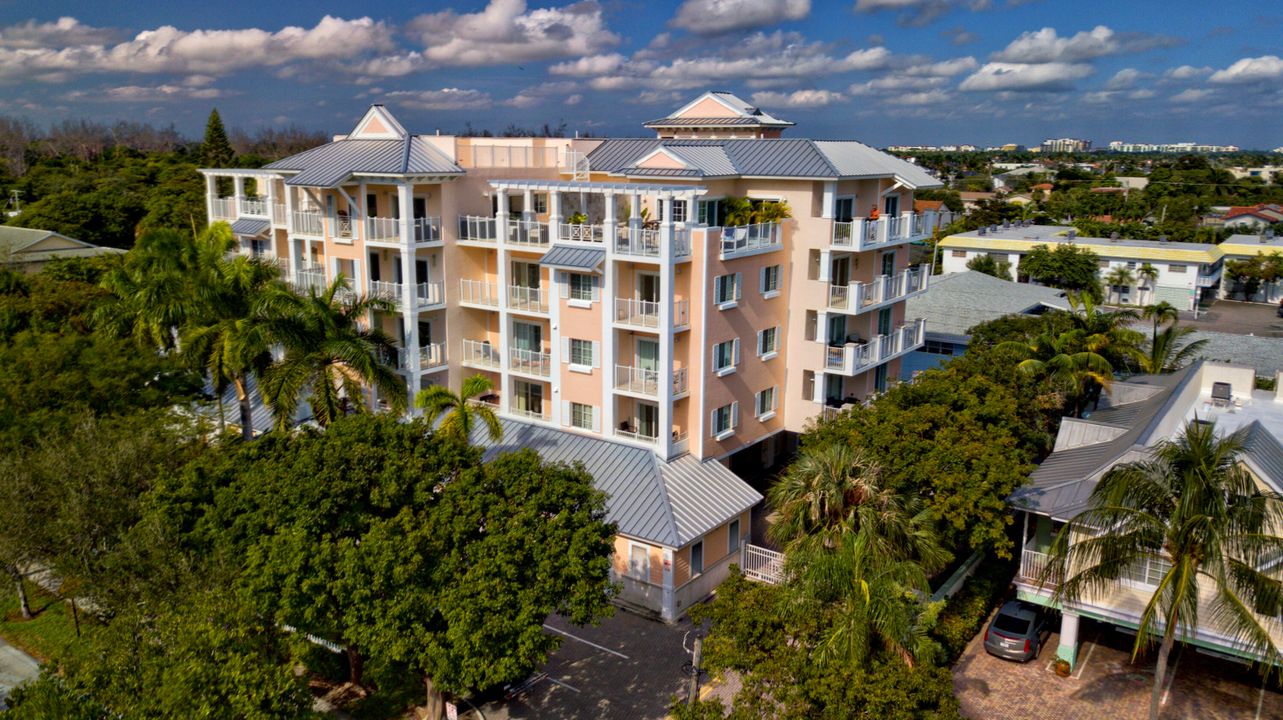 На продажу: $595,000 (2 спален, 2 ванн, 1109 Квадратных фут)