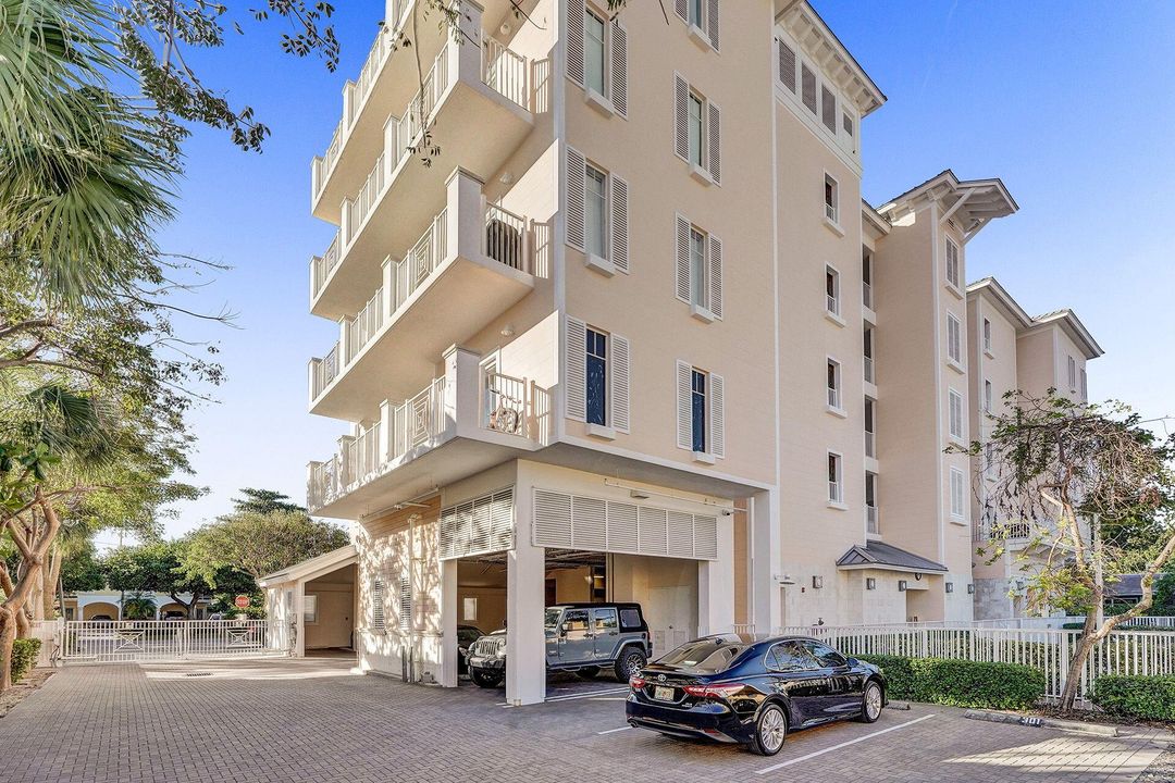 На продажу: $595,000 (2 спален, 2 ванн, 1109 Квадратных фут)