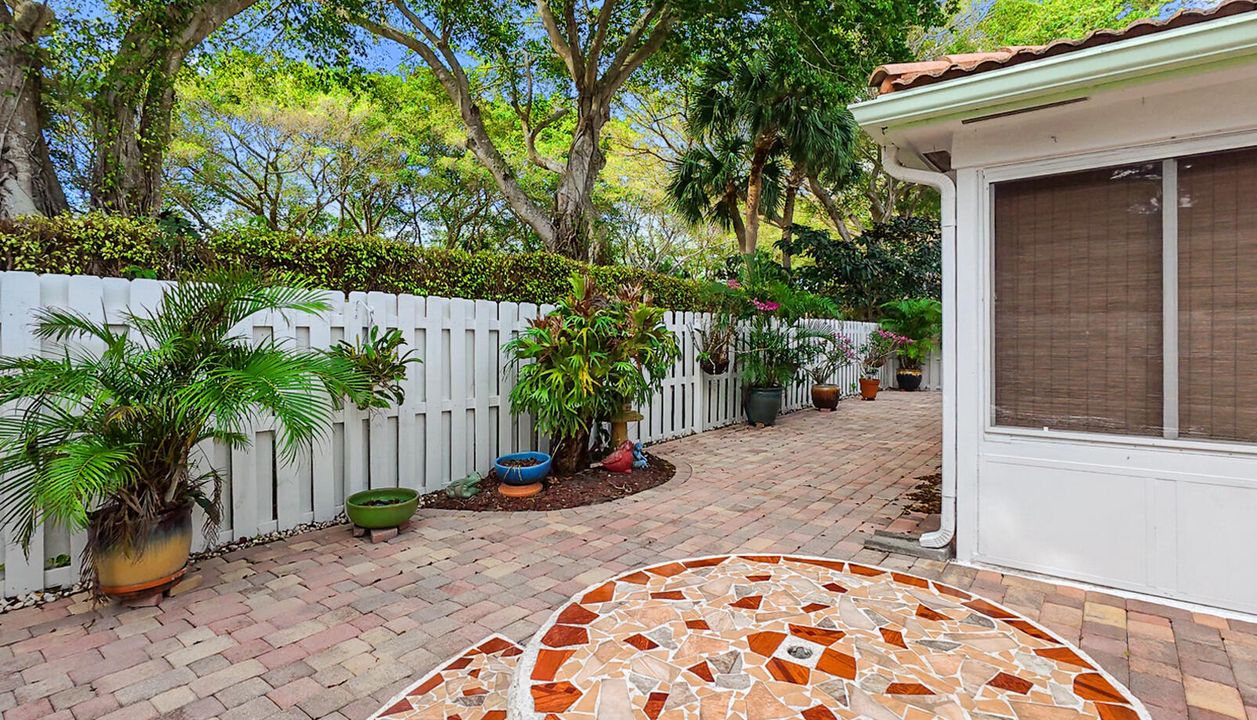 For Sale: $730,000 (5 beds, 3 baths, 3319 Square Feet)