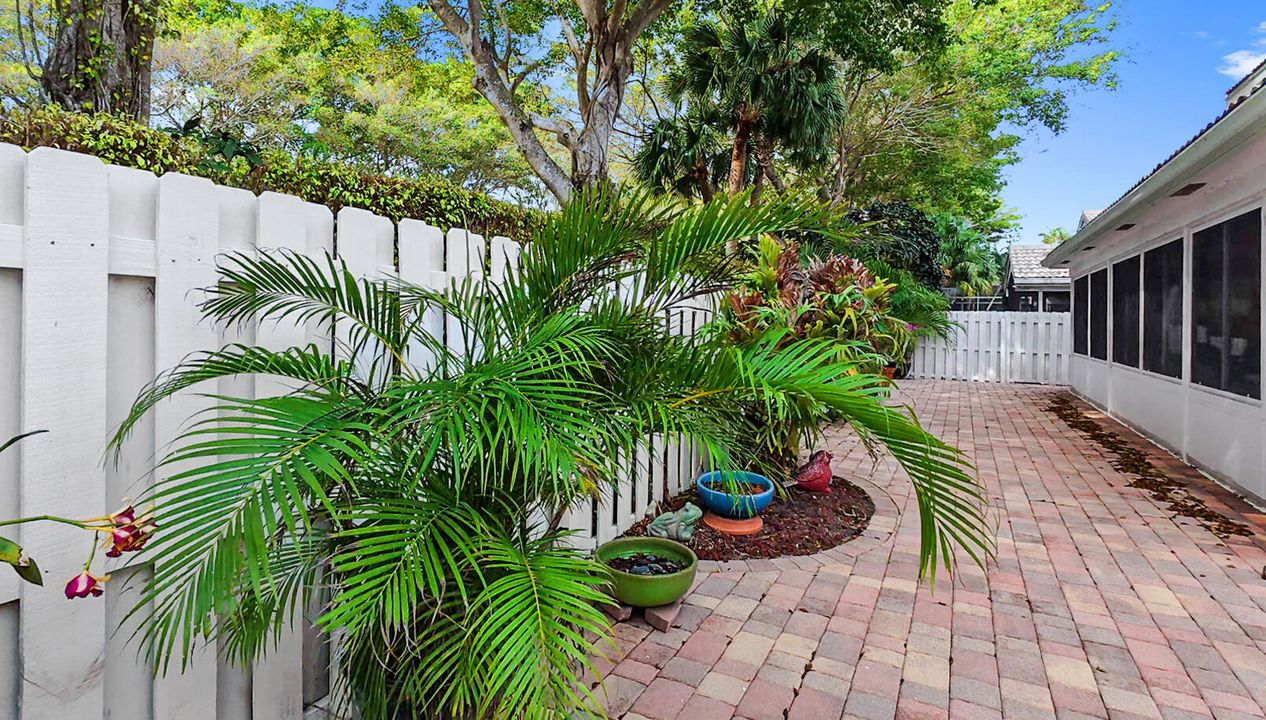 For Sale: $730,000 (5 beds, 3 baths, 3319 Square Feet)