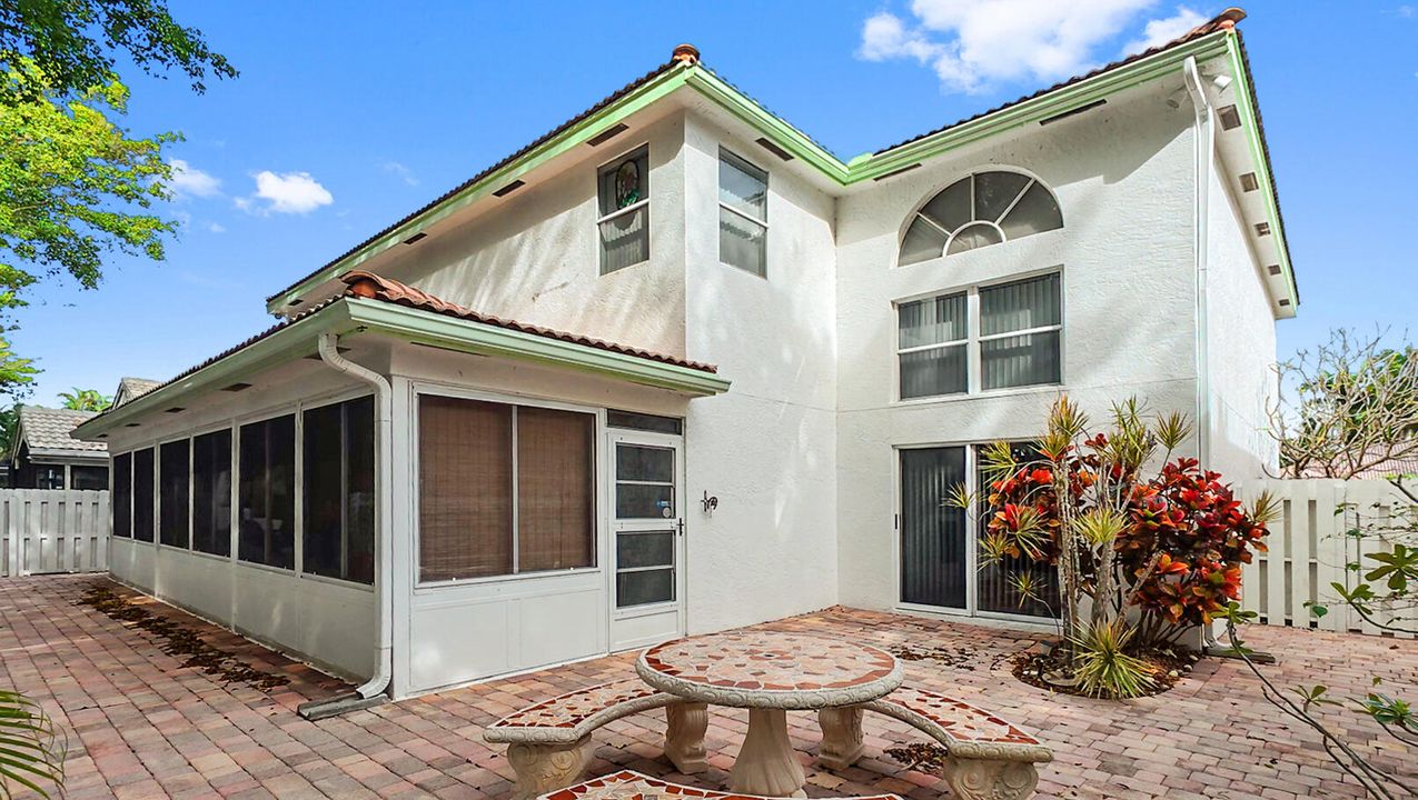 For Sale: $730,000 (5 beds, 3 baths, 3319 Square Feet)