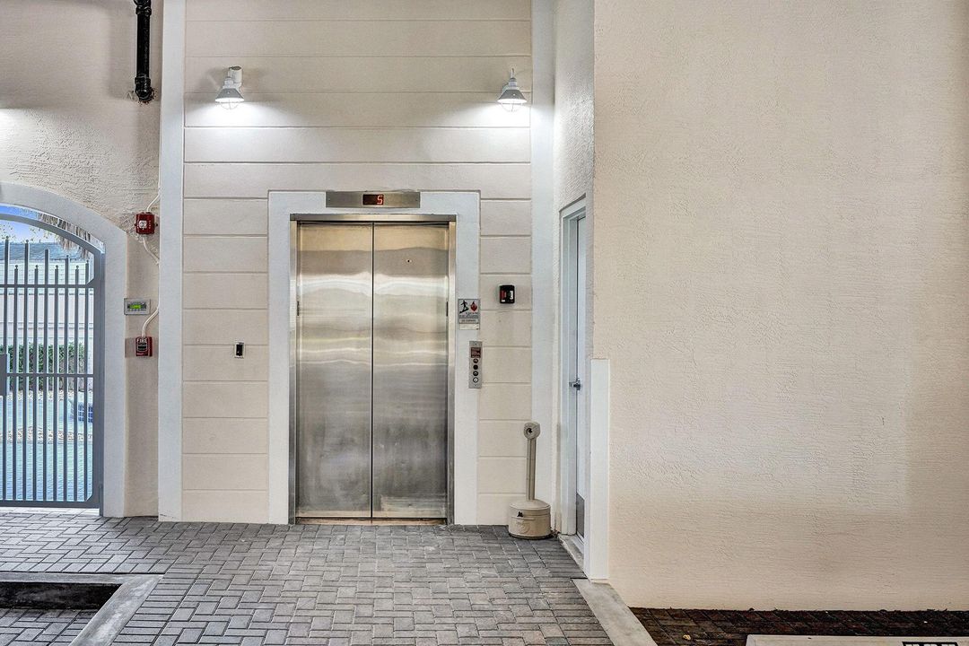 На продажу: $595,000 (2 спален, 2 ванн, 1109 Квадратных фут)