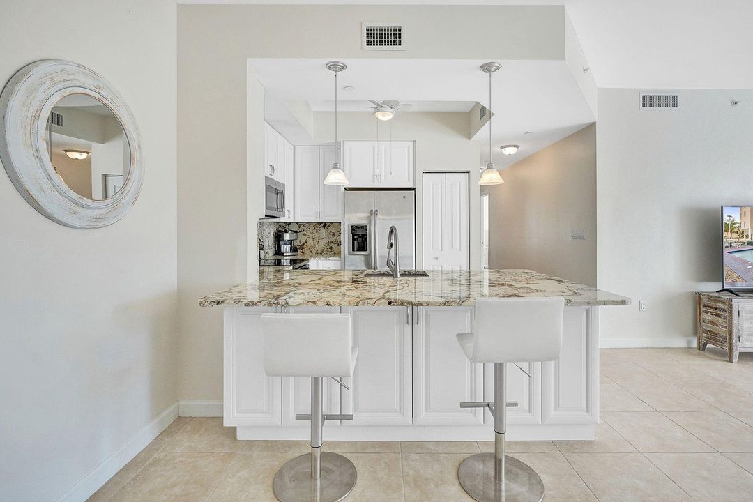 На продажу: $595,000 (2 спален, 2 ванн, 1109 Квадратных фут)