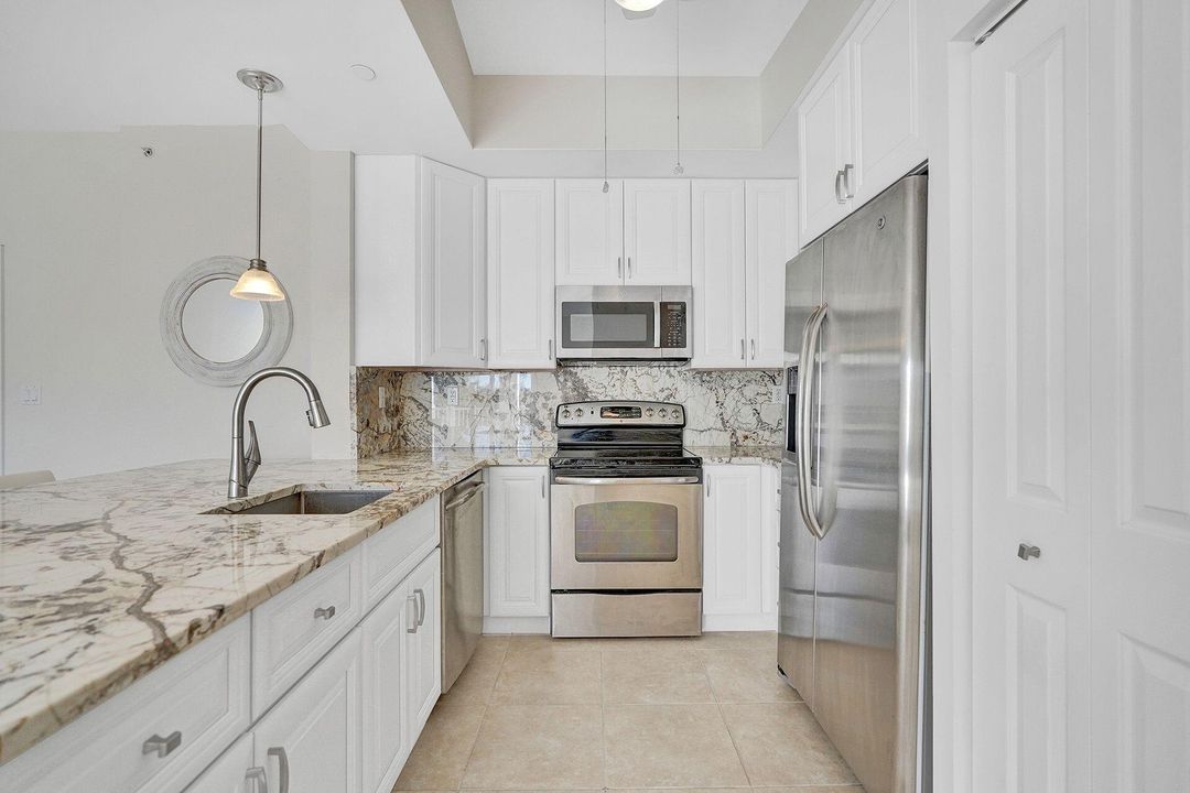 На продажу: $595,000 (2 спален, 2 ванн, 1109 Квадратных фут)