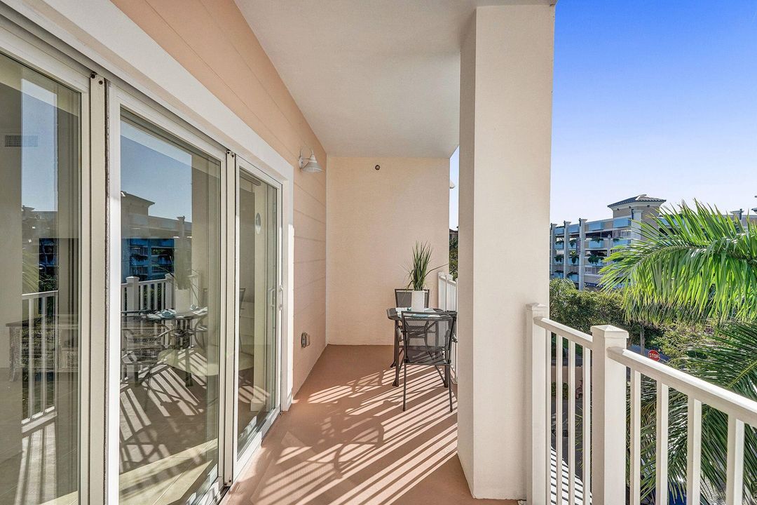 На продажу: $595,000 (2 спален, 2 ванн, 1109 Квадратных фут)