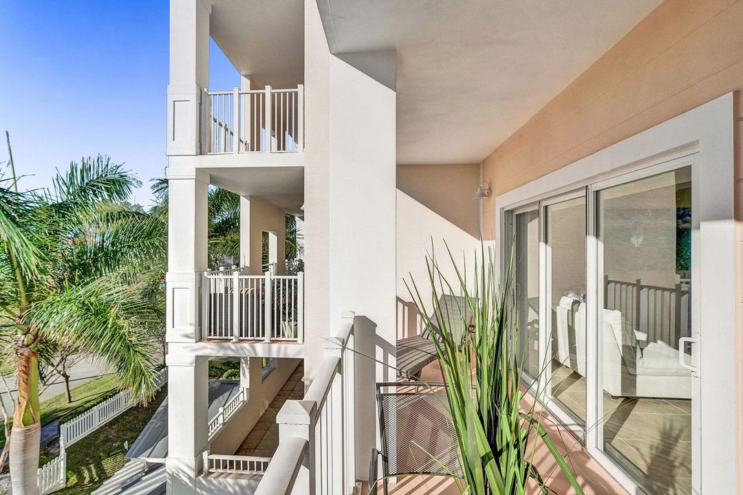 На продажу: $595,000 (2 спален, 2 ванн, 1109 Квадратных фут)