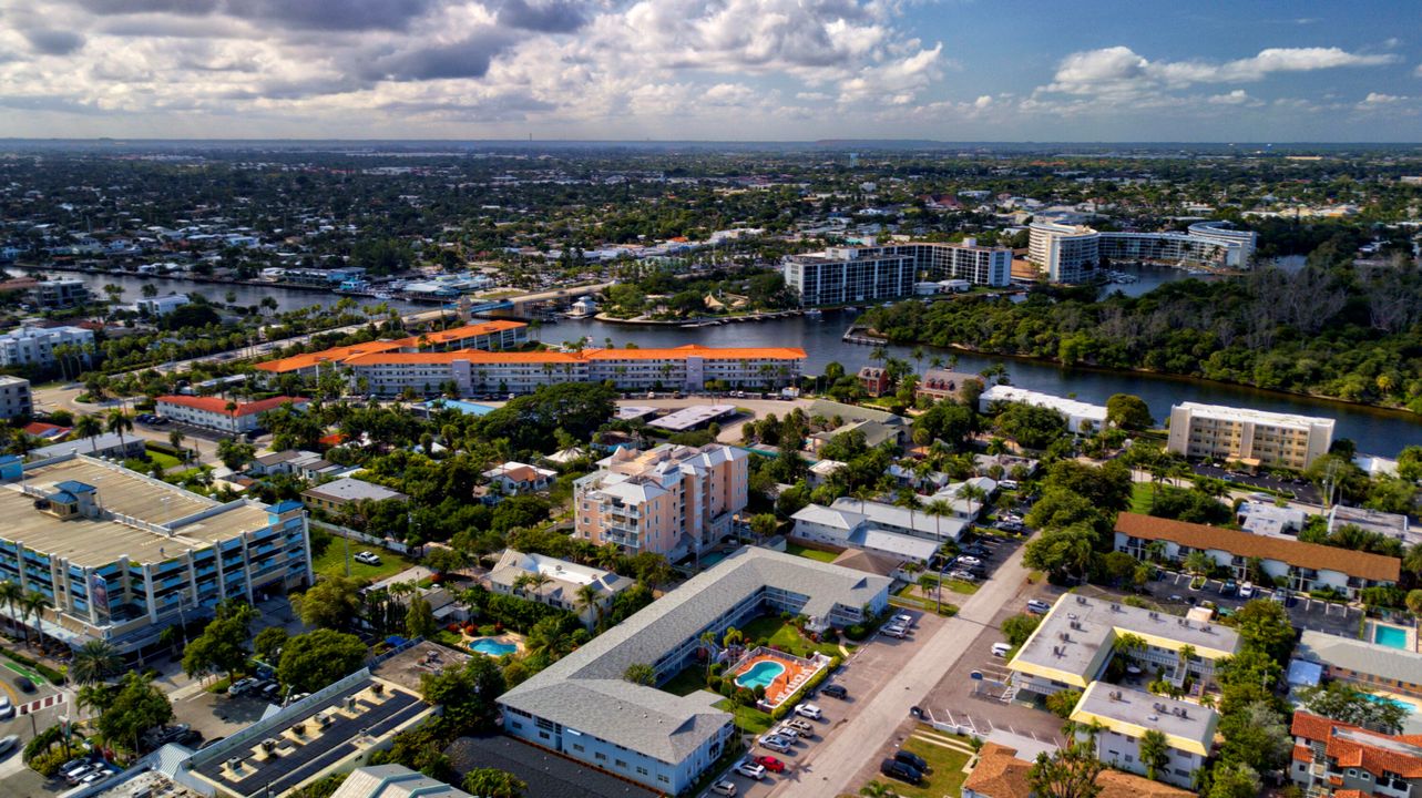 На продажу: $595,000 (2 спален, 2 ванн, 1109 Квадратных фут)