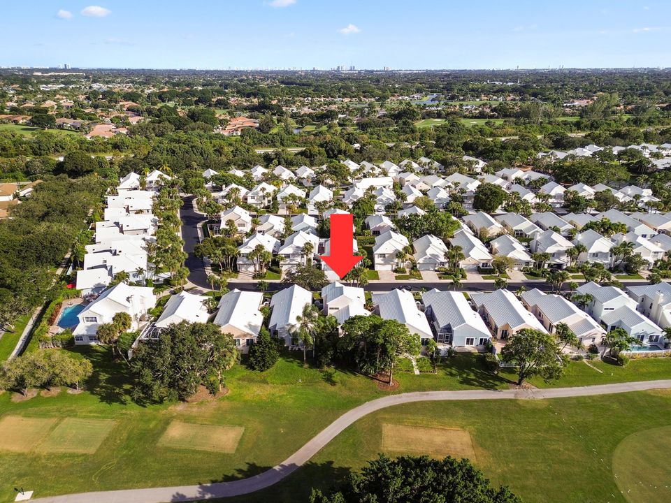 待售: $710,000 (3 贝兹, 2 浴室, 2149 平方英尺)