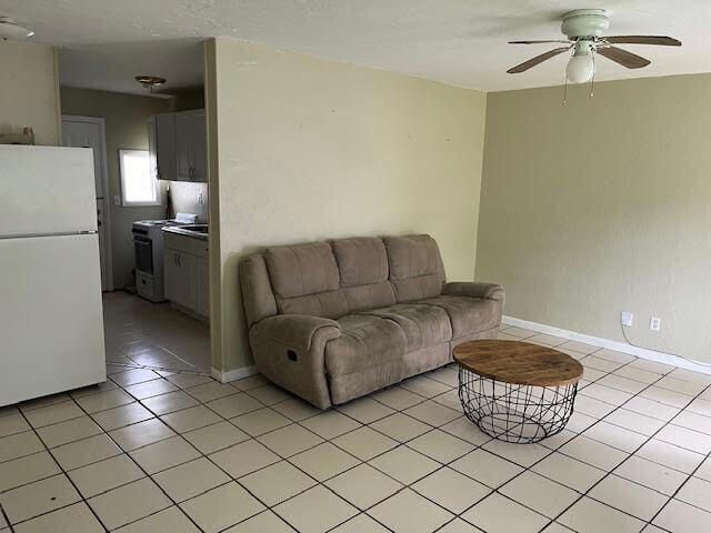 For Rent: $1,400 (1 beds, 1 baths, 650 Square Feet)