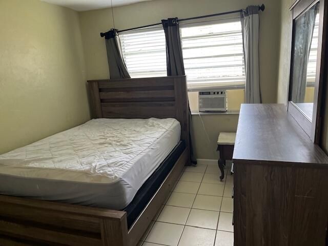 For Rent: $1,400 (1 beds, 1 baths, 650 Square Feet)