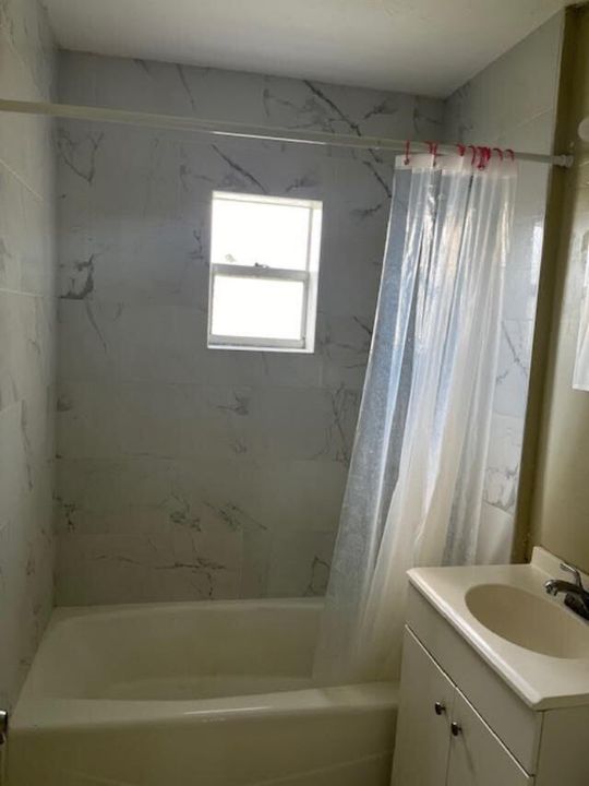 For Rent: $1,400 (1 beds, 1 baths, 650 Square Feet)