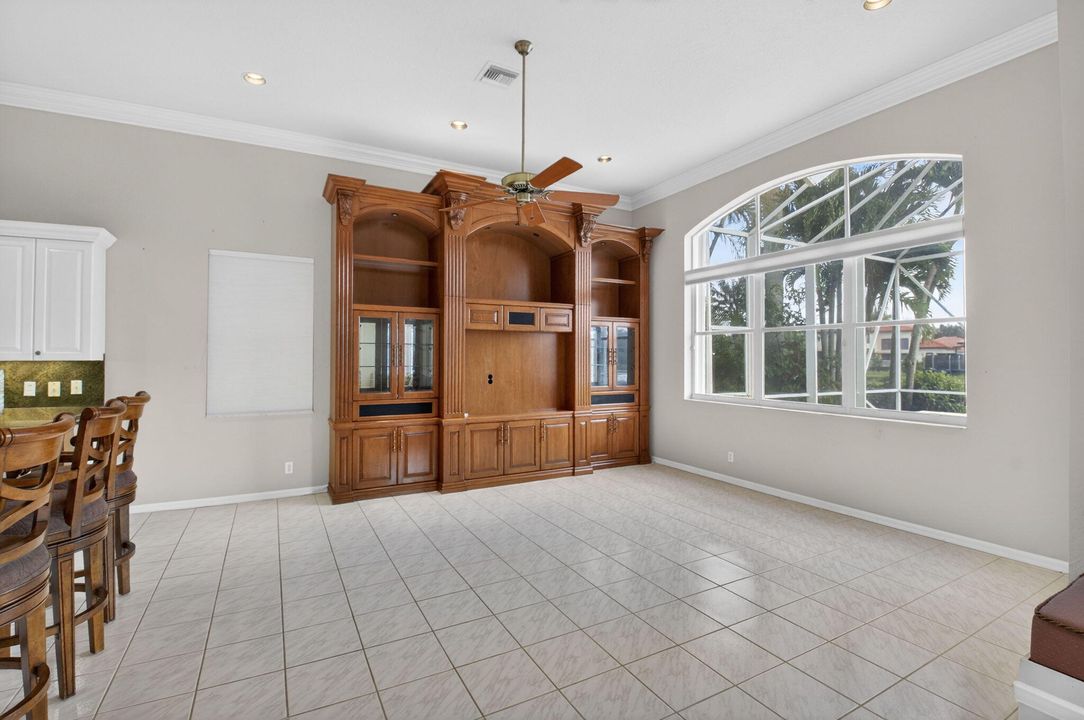 待售: $929,900 (4 贝兹, 2 浴室, 2777 平方英尺)