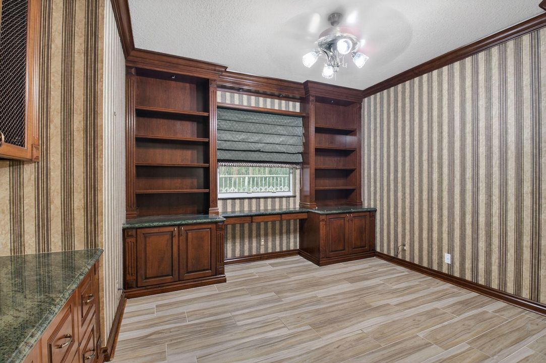 待售: $929,900 (4 贝兹, 2 浴室, 2777 平方英尺)