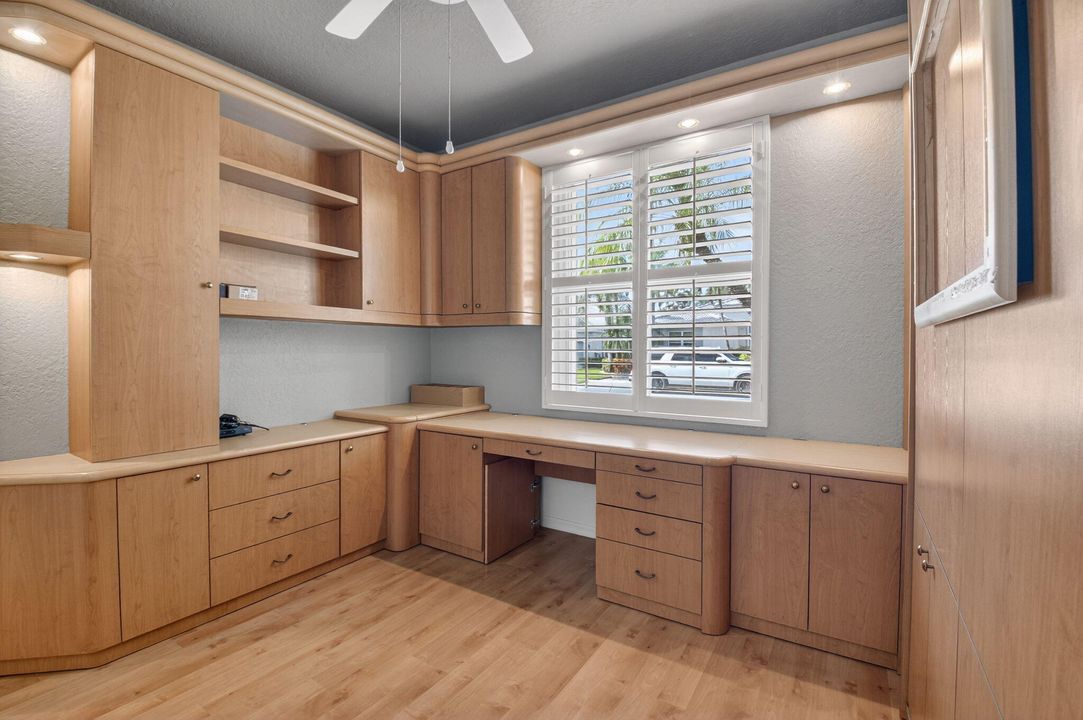 待售: $929,900 (4 贝兹, 2 浴室, 2777 平方英尺)