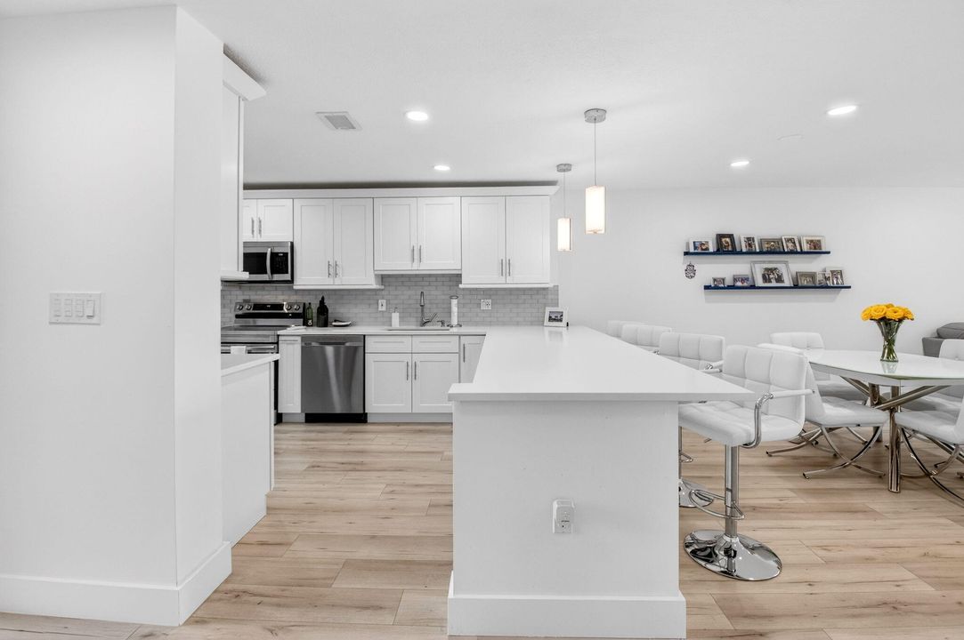 На продажу: $169,999 (2 спален, 2 ванн, 1521 Квадратных фут)