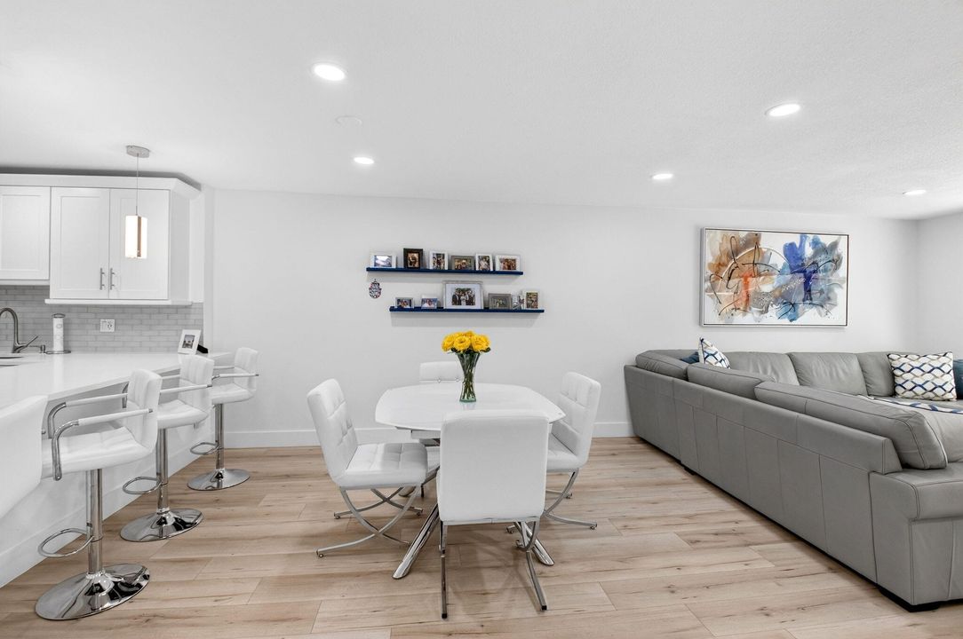 На продажу: $169,999 (2 спален, 2 ванн, 1521 Квадратных фут)