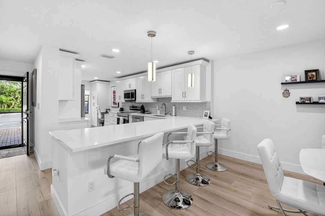 На продажу: $169,999 (2 спален, 2 ванн, 1521 Квадратных фут)