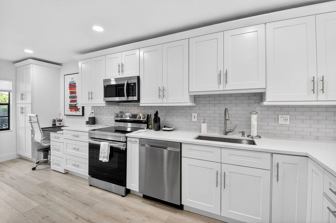 На продажу: $169,999 (2 спален, 2 ванн, 1521 Квадратных фут)