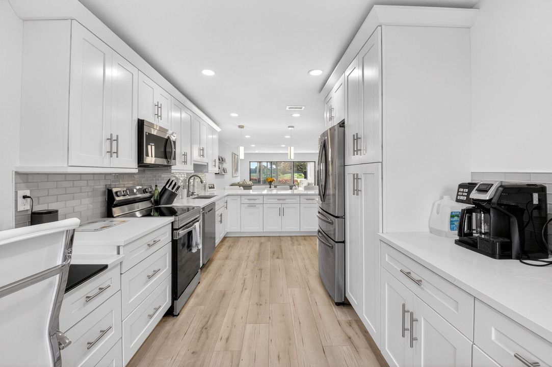 На продажу: $169,999 (2 спален, 2 ванн, 1521 Квадратных фут)