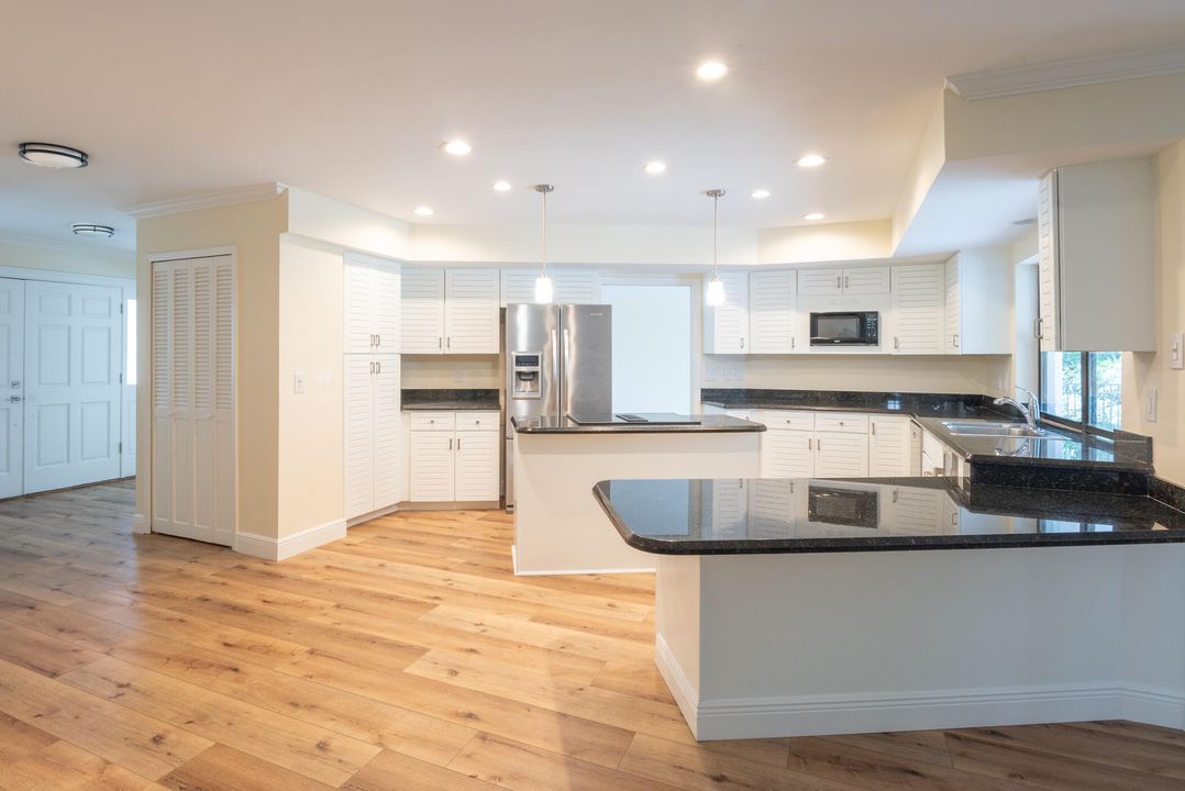 待售: $790,000 (3 贝兹, 2 浴室, 2247 平方英尺)