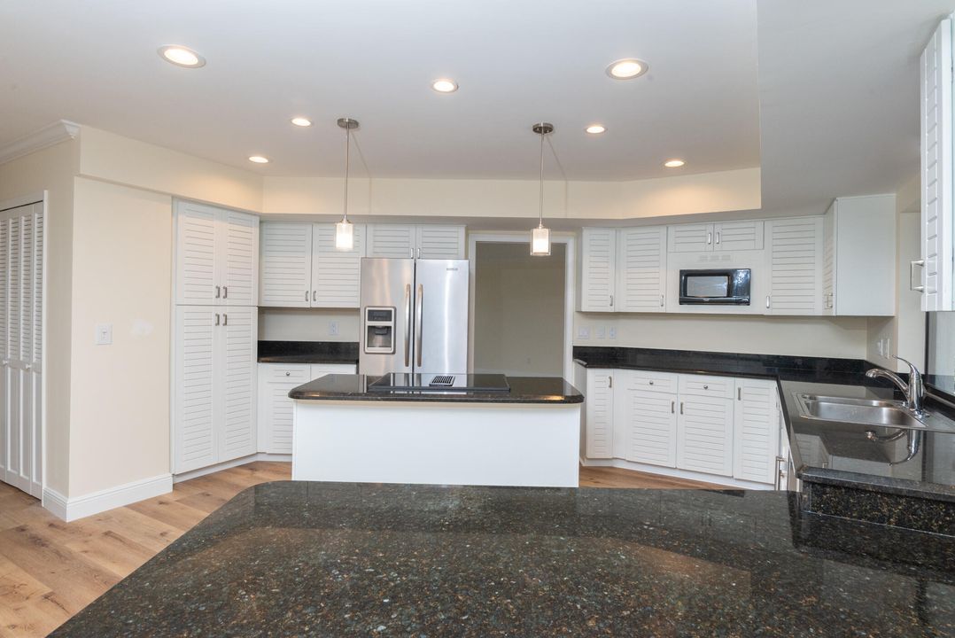 待售: $790,000 (3 贝兹, 2 浴室, 2247 平方英尺)