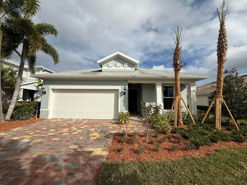 For Rent: $3,100 (3 beds, 2 baths, 1808 Square Feet)