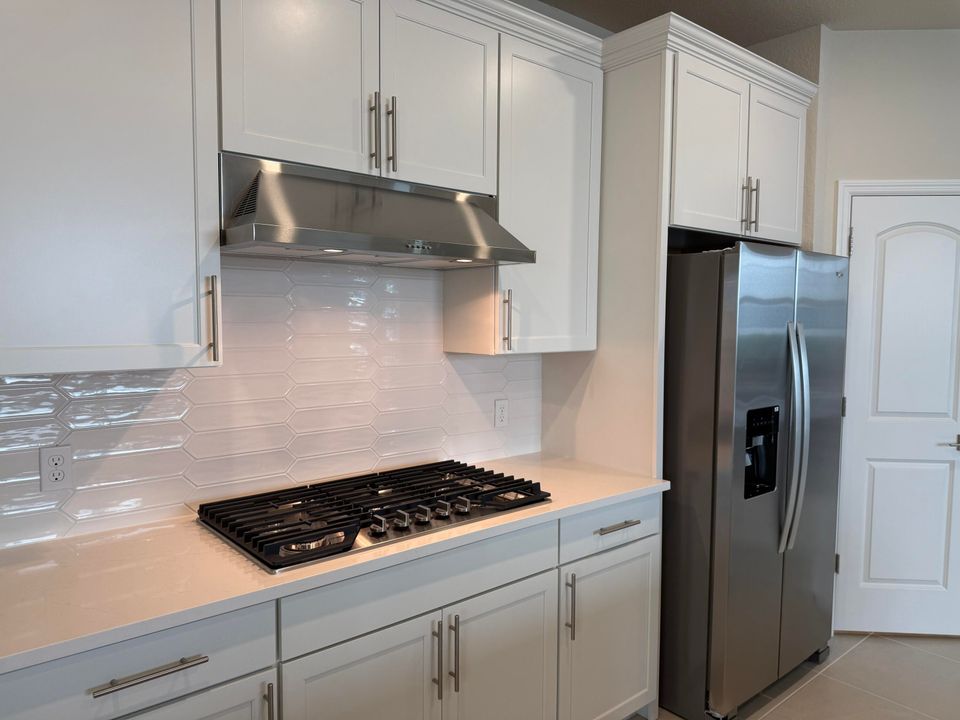 For Rent: $3,100 (3 beds, 2 baths, 1808 Square Feet)