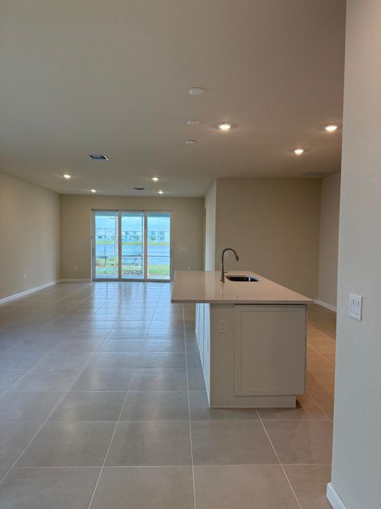 For Rent: $3,100 (3 beds, 2 baths, 1808 Square Feet)