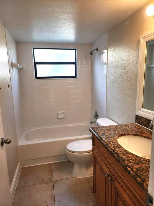 В аренду: $1,850 (2 спален, 2 ванн, 904 Квадратных фут)