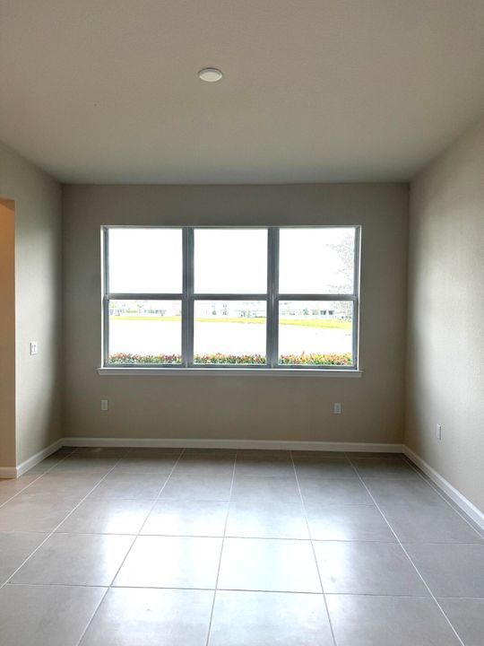 For Rent: $3,100 (3 beds, 2 baths, 1808 Square Feet)