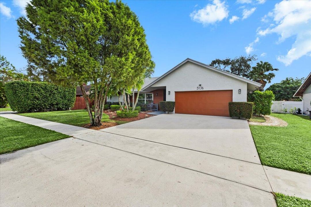 En Renta: $5,200 (3 camas, 2 baños, 1968 Pies cuadrados)