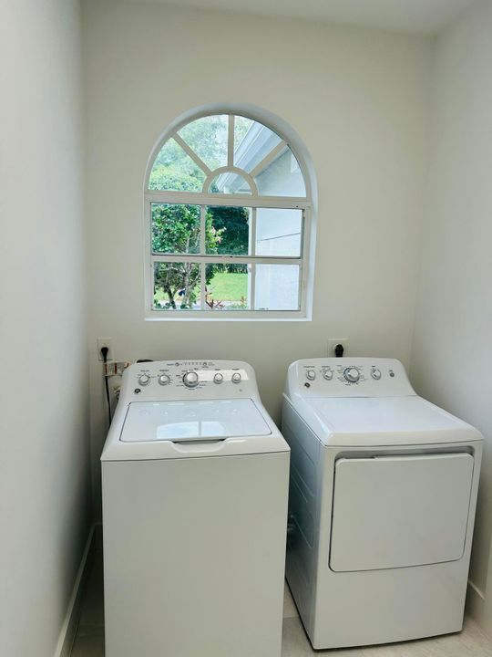 En Venta: $748,000 (3 camas, 2 baños, 2270 Pies cuadrados)