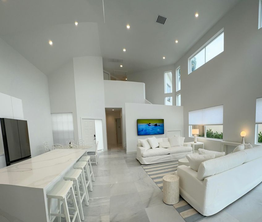 En Venta: $748,000 (3 camas, 2 baños, 2270 Pies cuadrados)