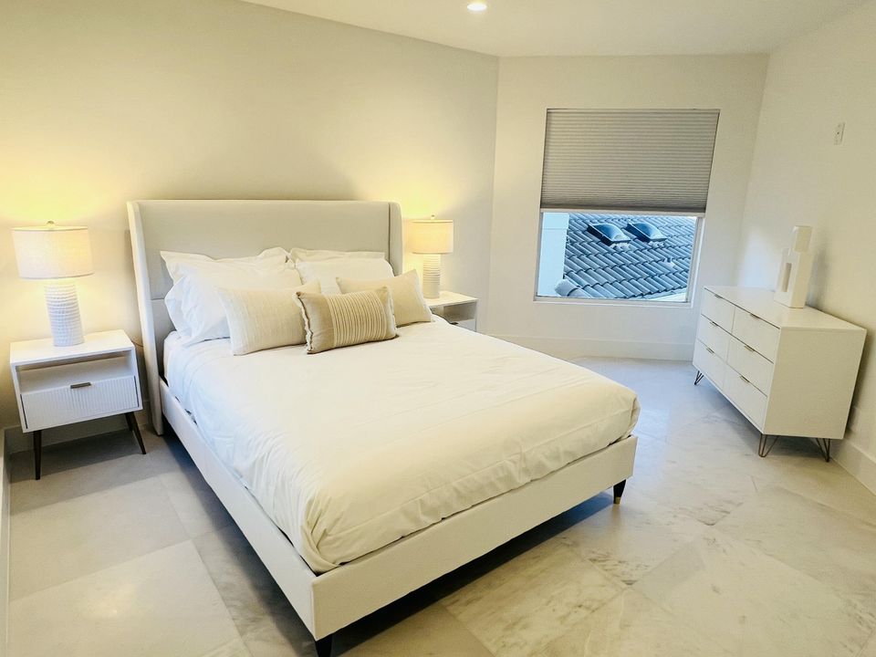 En Venta: $748,000 (3 camas, 2 baños, 2270 Pies cuadrados)