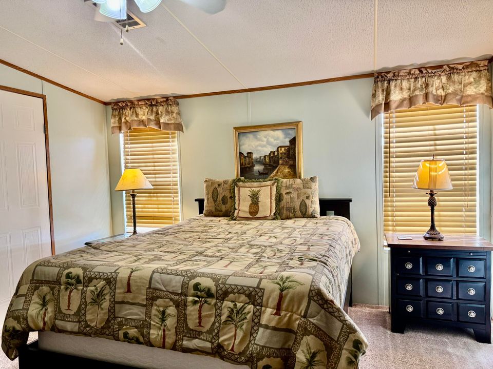 На продажу: $219,000 (2 спален, 2 ванн, 912 Квадратных фут)