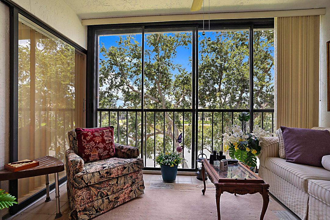 На продажу: $235,000 (2 спален, 2 ванн, 1392 Квадратных фут)